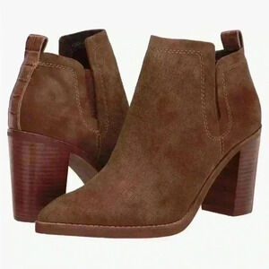 NWT Dolce Vita Suede Ankle Boot size 7.5